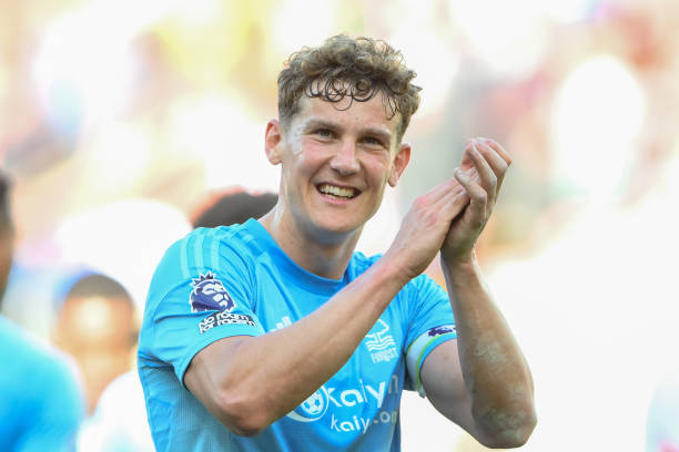 是中场和锋 是中场和锋